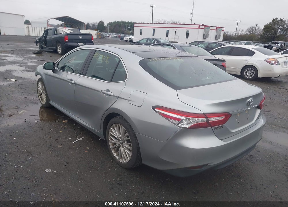 2018 TOYOTA CAMRY XLE VIN: 4T1B11HK3JU105252