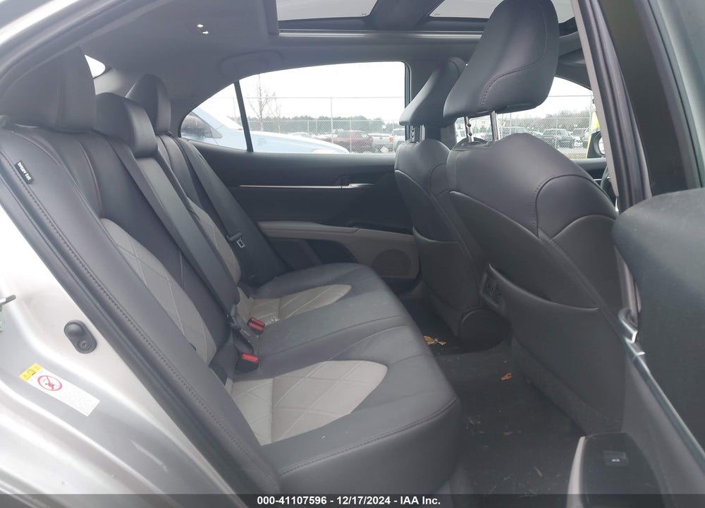 2018 TOYOTA CAMRY XLE VIN: 4T1B11HK3JU105252