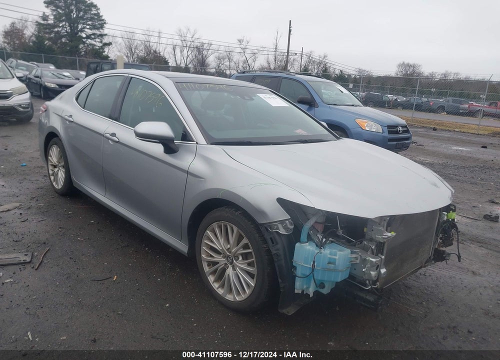 2018 TOYOTA CAMRY XLE VIN: 4T1B11HK3JU105252