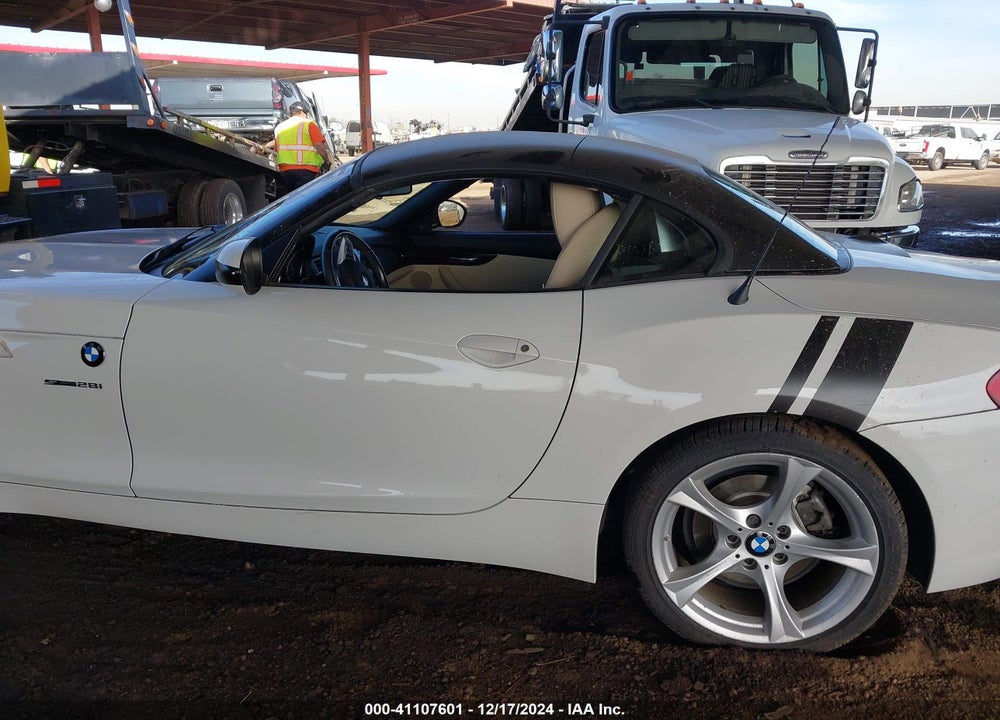 2013 BMW Z4 VIN: WBALL5C52DJ103765