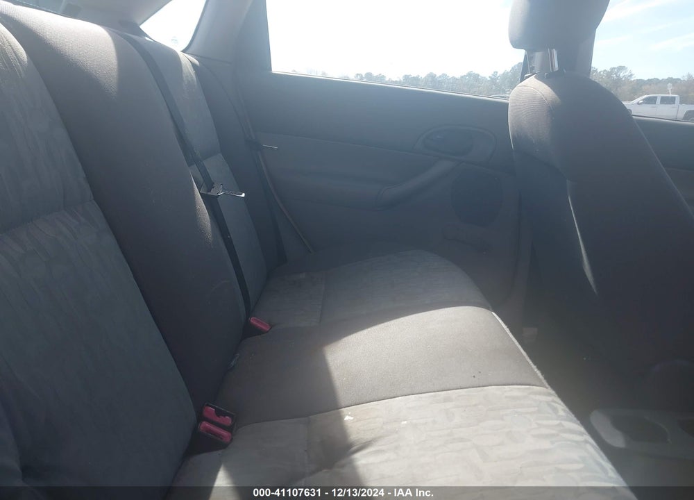 2005 FORD FOCUS ZX4 VIN: 1FAFP34N05W179986