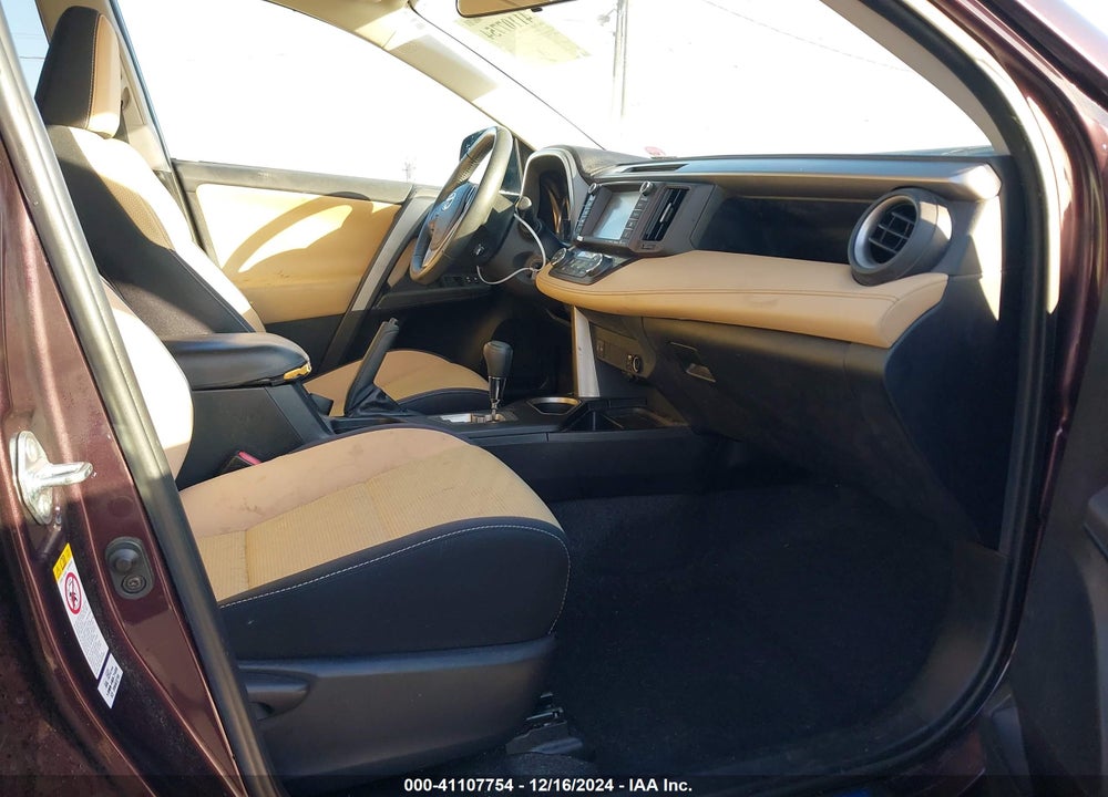 2016 TOYOTA RAV4 XLE VIN: 2T3WFREV2GW297912