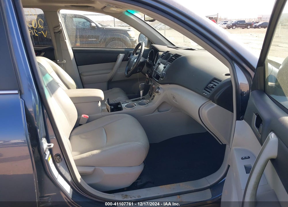 2013 TOYOTA HIGHLANDER SE V6 VIN: 5TDBK3EH8DS219911