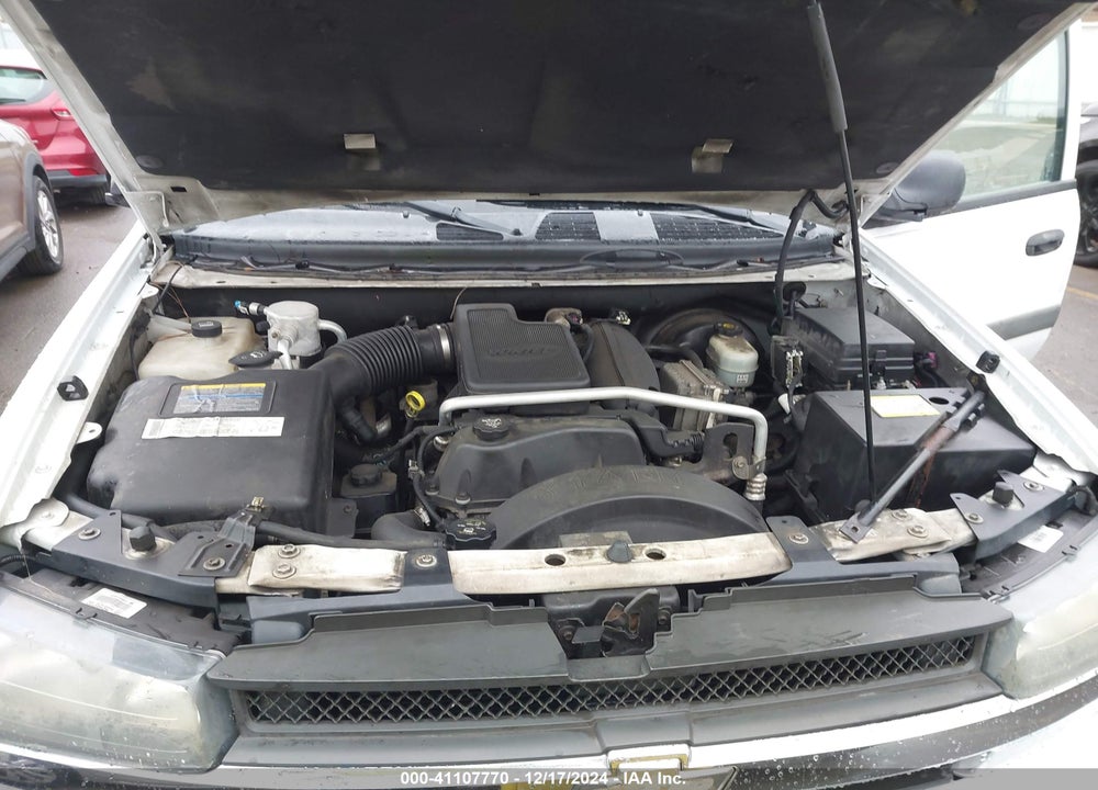 2005 CHEVROLET TRAILBLAZER LS VIN: 1GNDS13S952240908