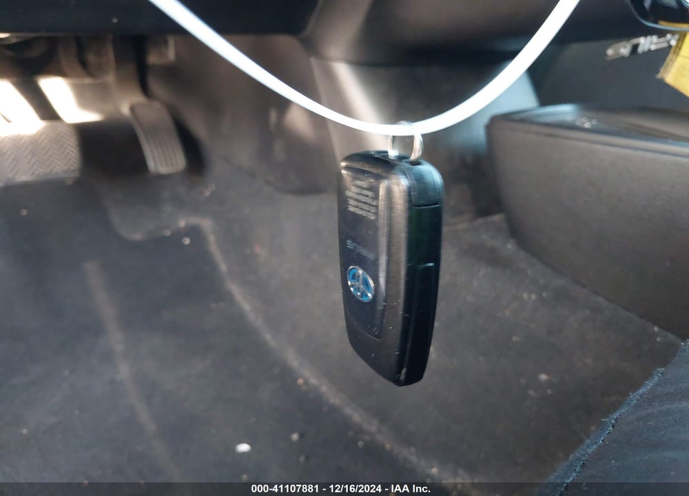 2019 TOYOTA PRIUS LE VIN: JTDKARFU3K3085695