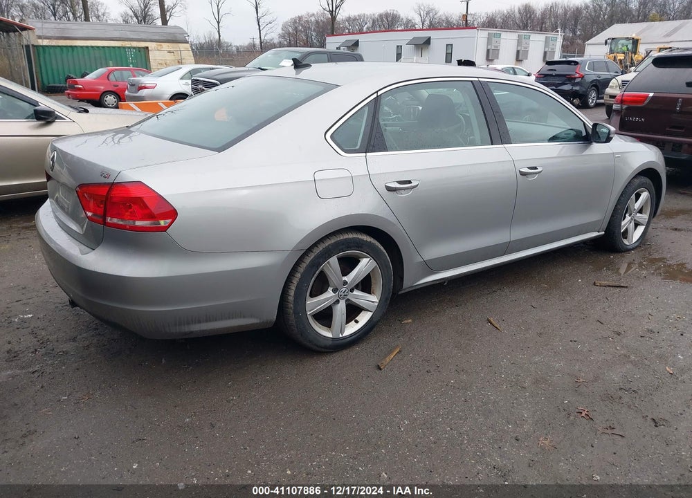 2014 VOLKSWAGEN PASSAT VIN: 1VWAT7A3XEC020997