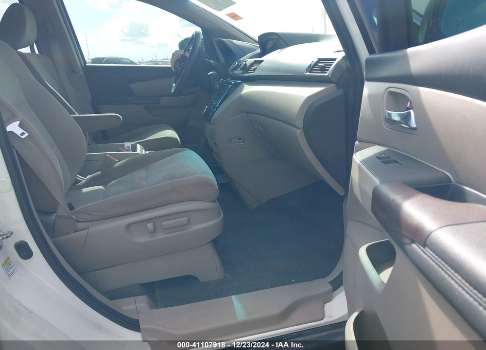 2016 HONDA ODYSSEY SE VIN: 5FNRL5H39GB154969