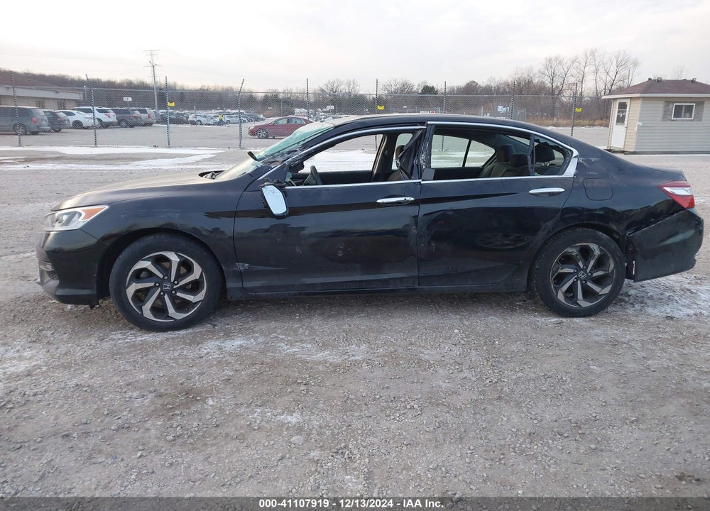 2017 HONDA ACCORD VIN: 1HGCR2F72HA266257