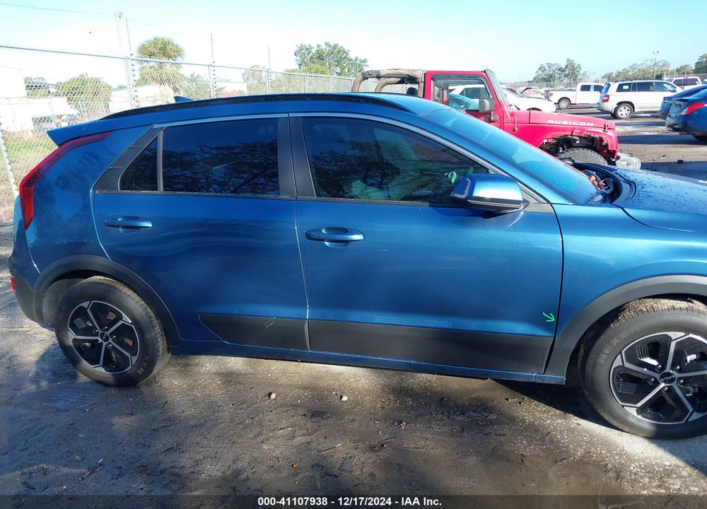 2024 KIA NIRO EX VIN: KNDCR3LEXR5183953