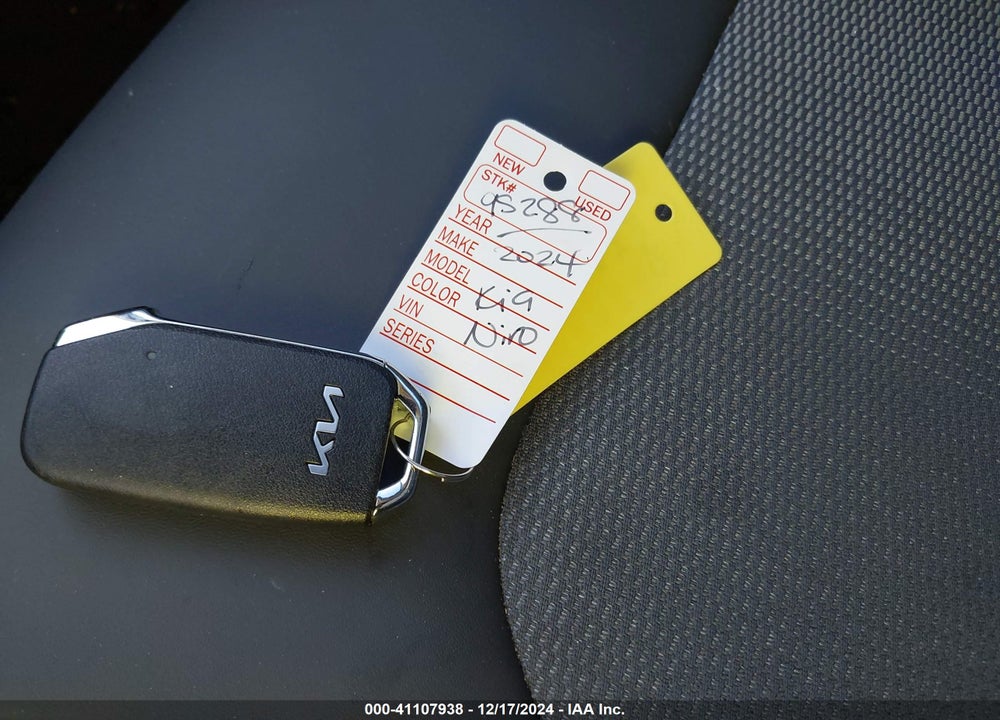 2024 KIA NIRO EX VIN: KNDCR3LEXR5183953