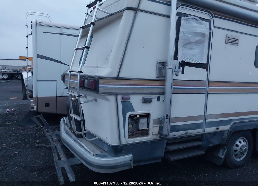 1985 HOLIDAY RAMBLER IMPERIAL S VIN: 1FDKE30L7FHB62929