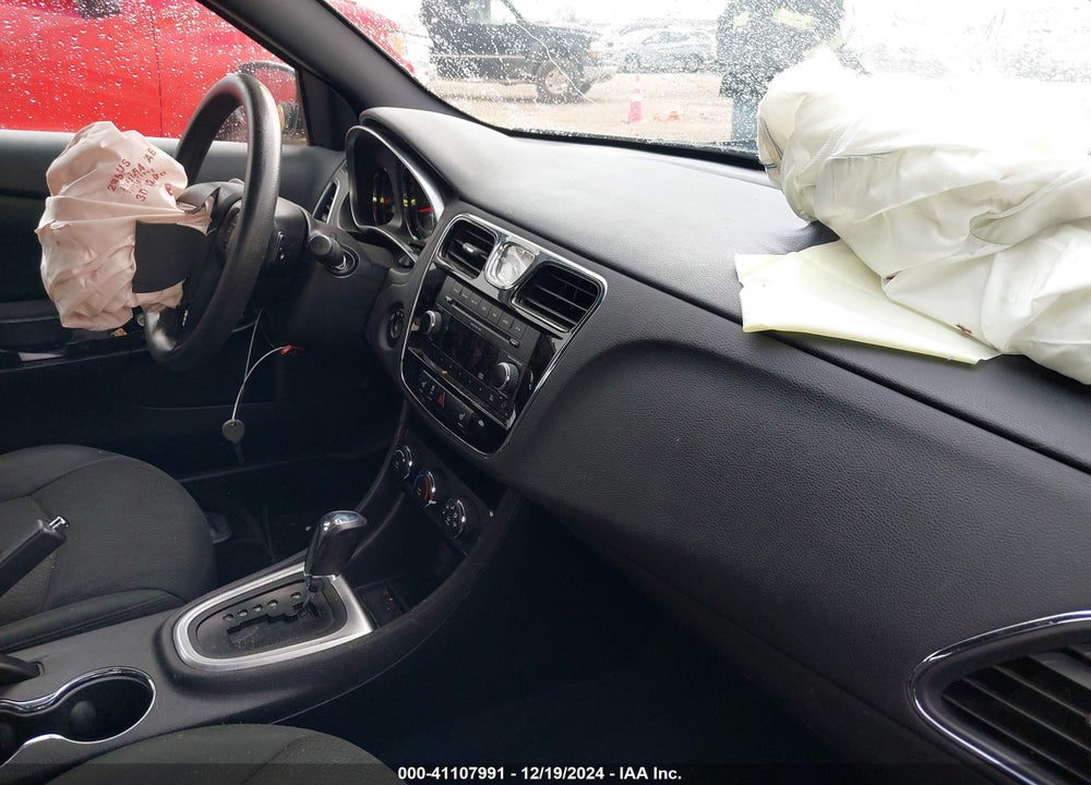 2011 CHRYSLER 200 VIN: 1C3BC4FB9BN515640