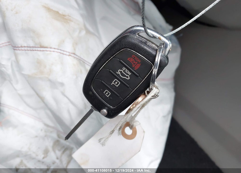 2016 HYUNDAI SONATA SE VIN: 5NPE24AF2GH322646