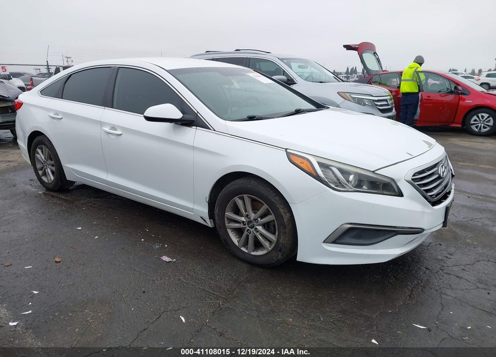 2016 HYUNDAI SONATA SE VIN: 5NPE24AF2GH322646