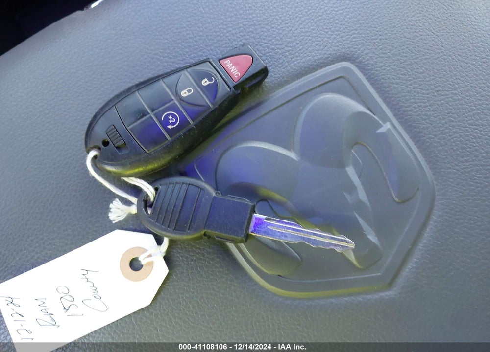 2015 RAM 1500 VIN: 1C6RR6LT1FS639286