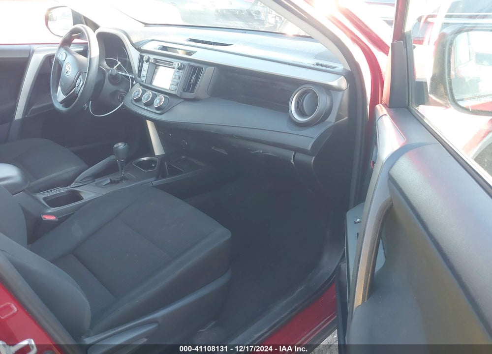 2018 TOYOTA RAV4 LE VIN: 2T3BFREV9JW746329