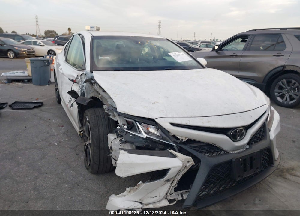 2018 TOYOTA CAMRY SE VIN: JTNB11HK6J3036563