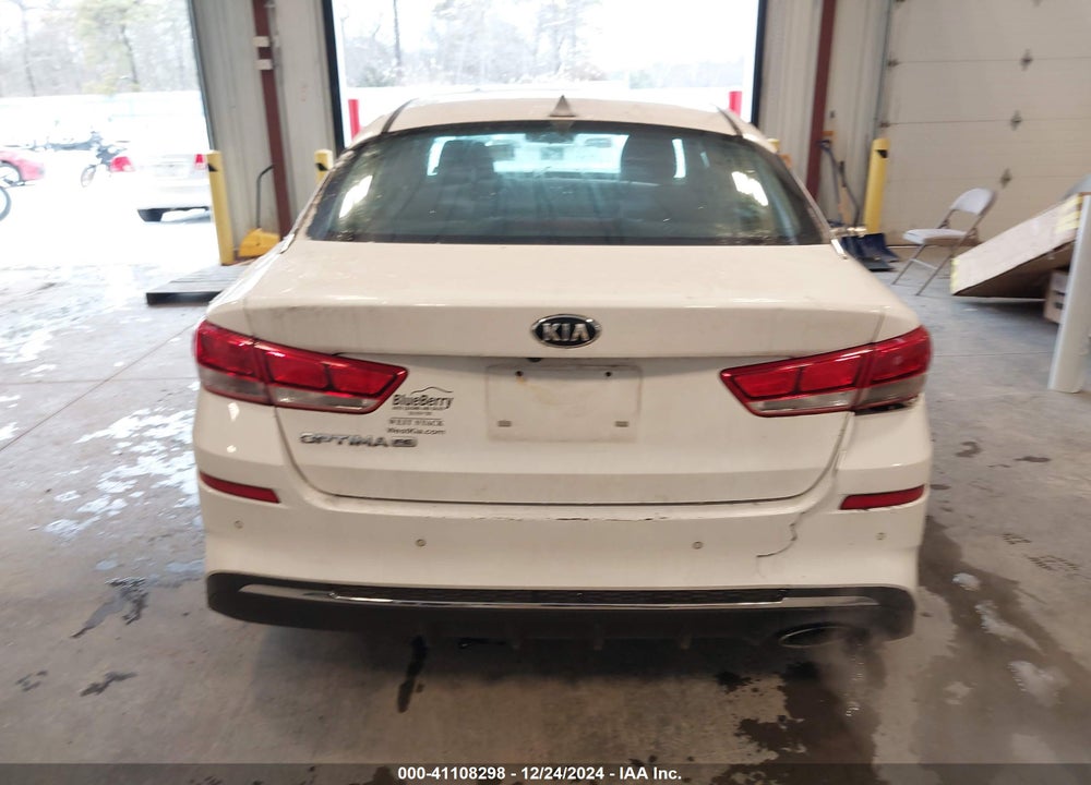 2019 KIA OPTIMA LX VIN: 5XXGT4L34KG338036
