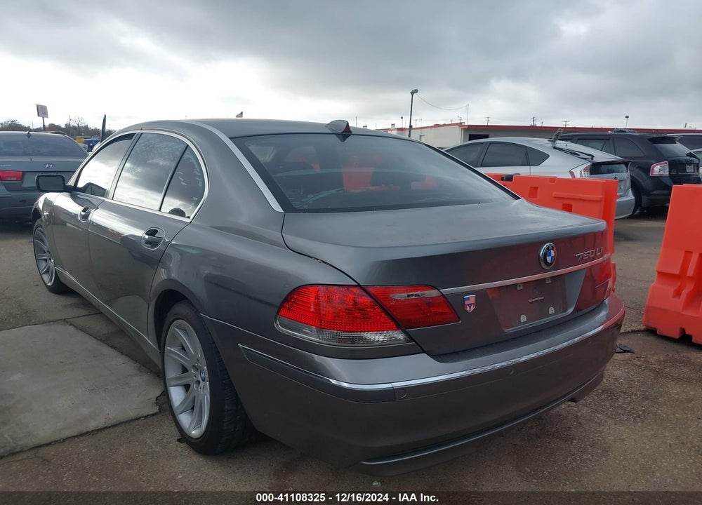 2008 BMW 750 VIN: WBAHN835X8DT81190