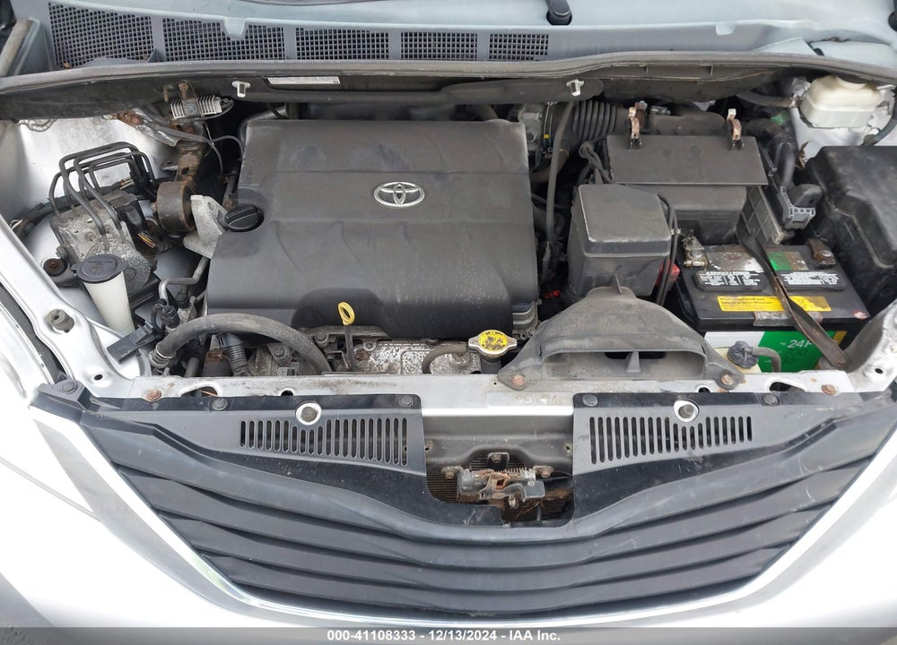 2013 TOYOTA SIENNA LE V6 8 PASSENGER VIN: 5TDKK3DC8DS400528