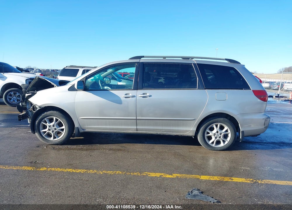 2004 TOYOTA SIENNA XLE VIN: 5TDBA22C74S027935
