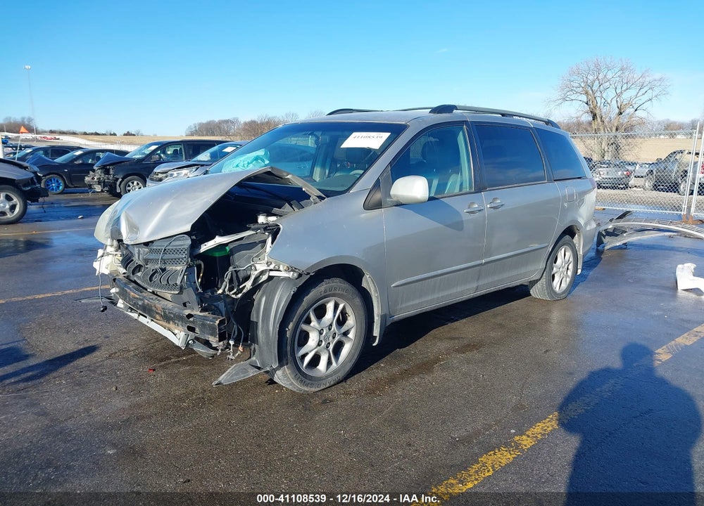 2004 TOYOTA SIENNA XLE VIN: 5TDBA22C74S027935
