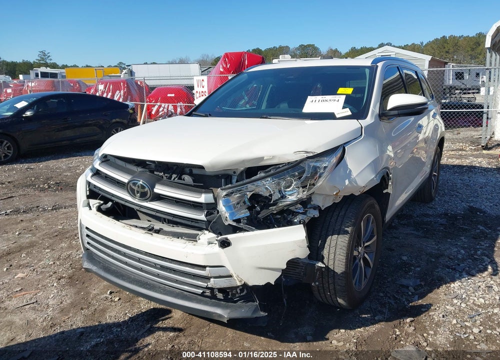 2019 TOYOTA HIGHLANDER XLE VIN: 5TDKZRFH2KS570503