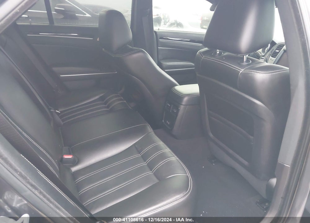 2022 CHRYSLER 300 VIN: 2C3CCABT5NH135211