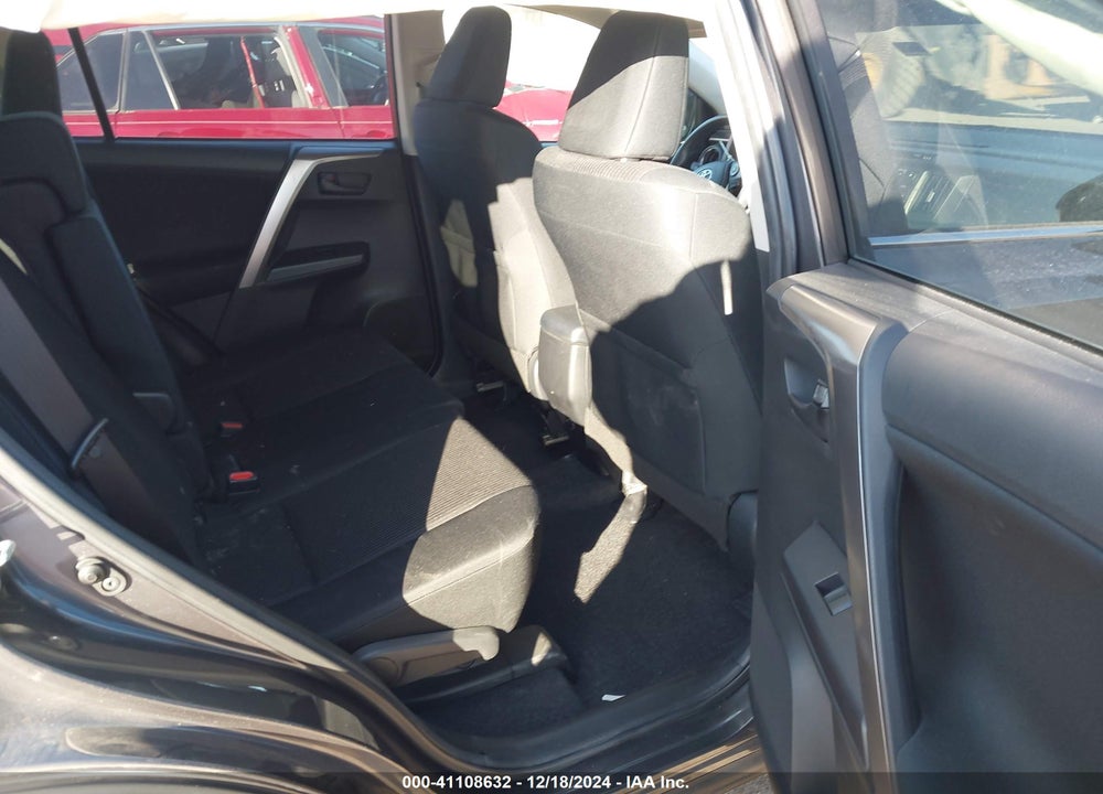 2018 TOYOTA RAV4 LE VIN: JTMZFREV7JJ202747