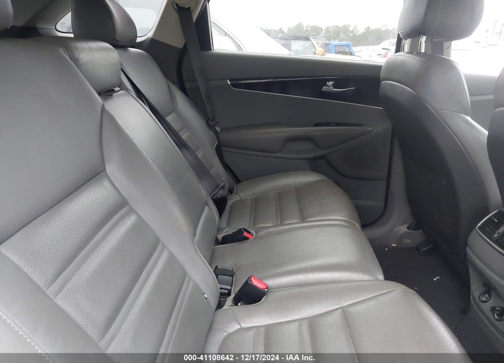 2016 KIA SORENTO 3.3L EX VIN: 5XYPH4A5XGG089539