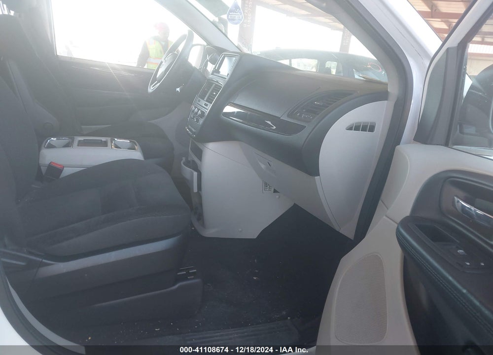 2018 DODGE GRAND CARAVAN SE VIN: 2C4RDGBG0JR137946