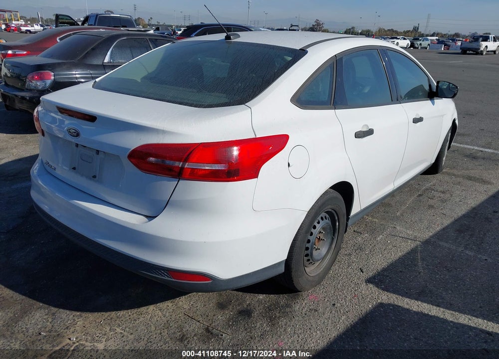 2018 FORD FOCUS S VIN: 1FADP3E28JL260595