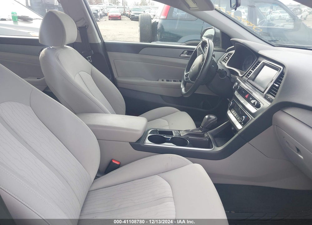 2019 HYUNDAI SONATA HYBRID SE VIN: KMHE24L34KA093885