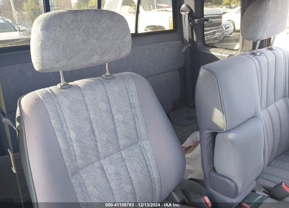 2000 TOYOTA TACOMA VIN: 4TAVL52N7YZ664947