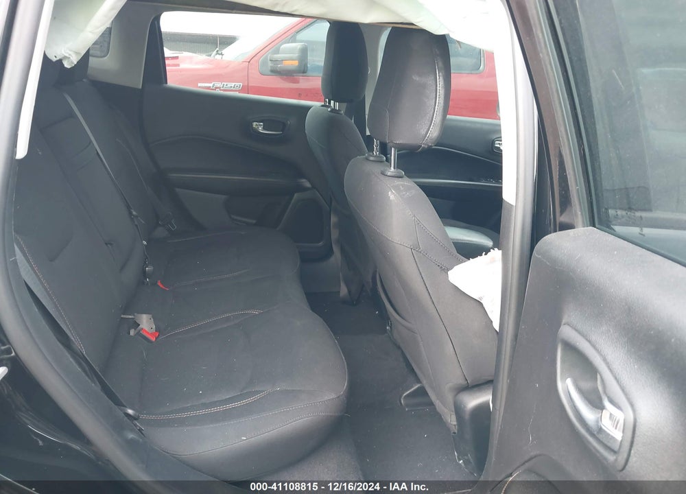 2018 JEEP COMPASS SPORT FWD VIN: 3C4NJCAB7JT335314