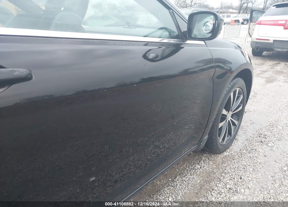 2011 CHRYSLER 200 S VIN: 1C3BC8EG1BN624050