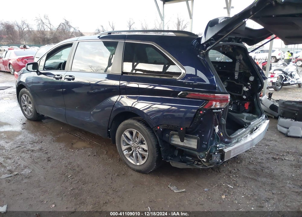 2024 TOYOTA SIENNA LE VIN: 5TDBSKFC7RS118282