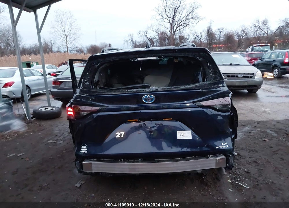 2024 TOYOTA SIENNA LE VIN: 5TDBSKFC7RS118282
