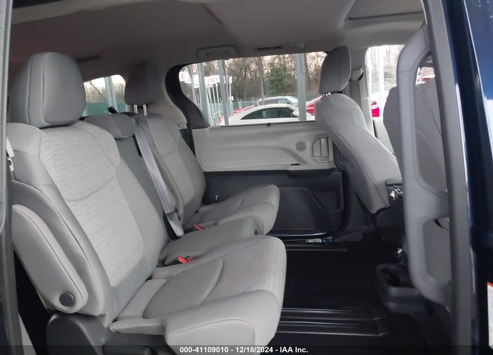 2024 TOYOTA SIENNA LE VIN: 5TDBSKFC7RS118282