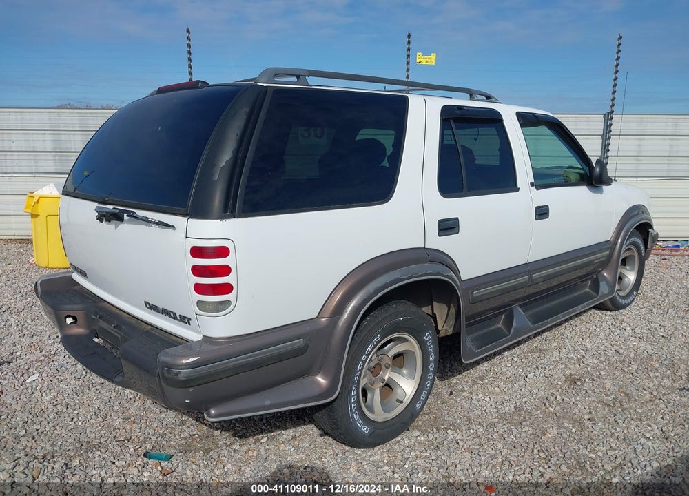 1998 CHEVROLET BLAZER LT VIN: 1GNCS13W7W2118192