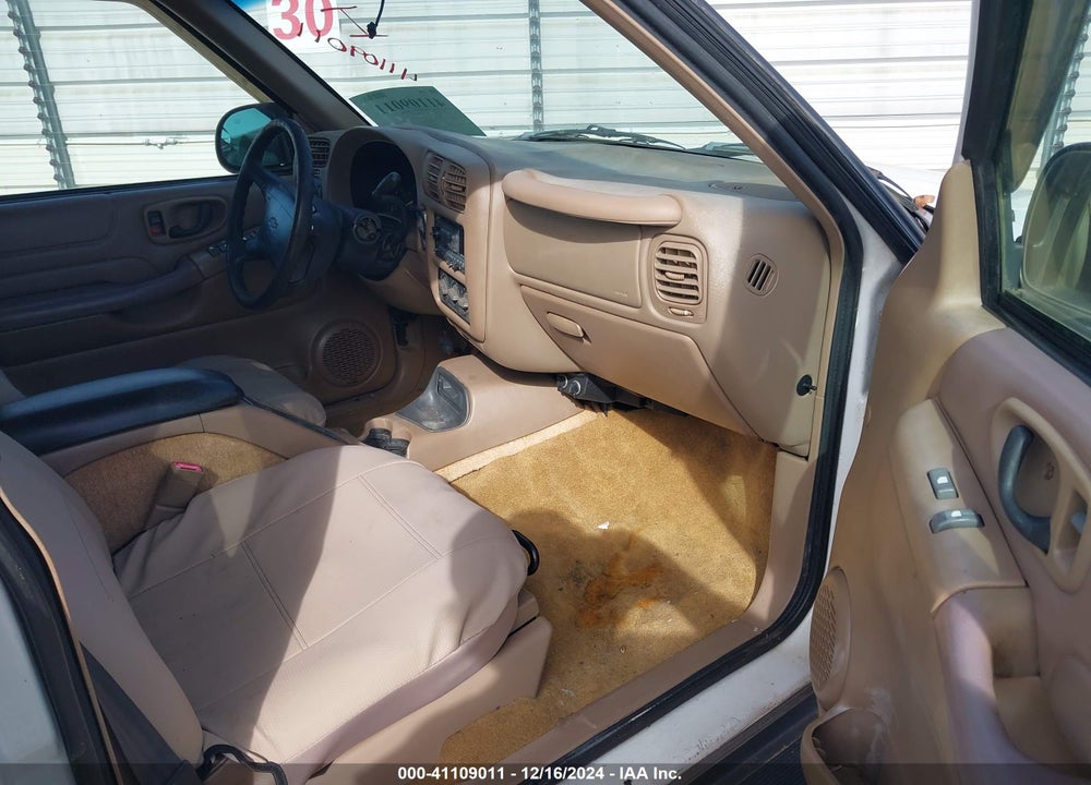 1998 CHEVROLET BLAZER LT VIN: 1GNCS13W7W2118192