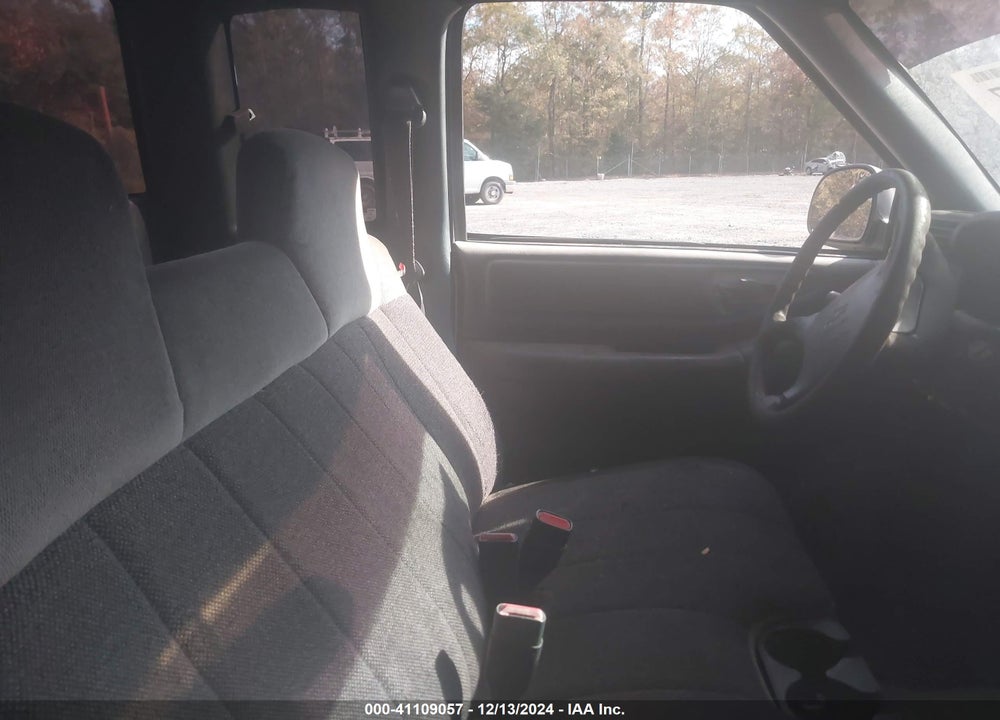 1996 CHEVROLET S TRUCK S10 VIN: 1GCCS19X8T8222529