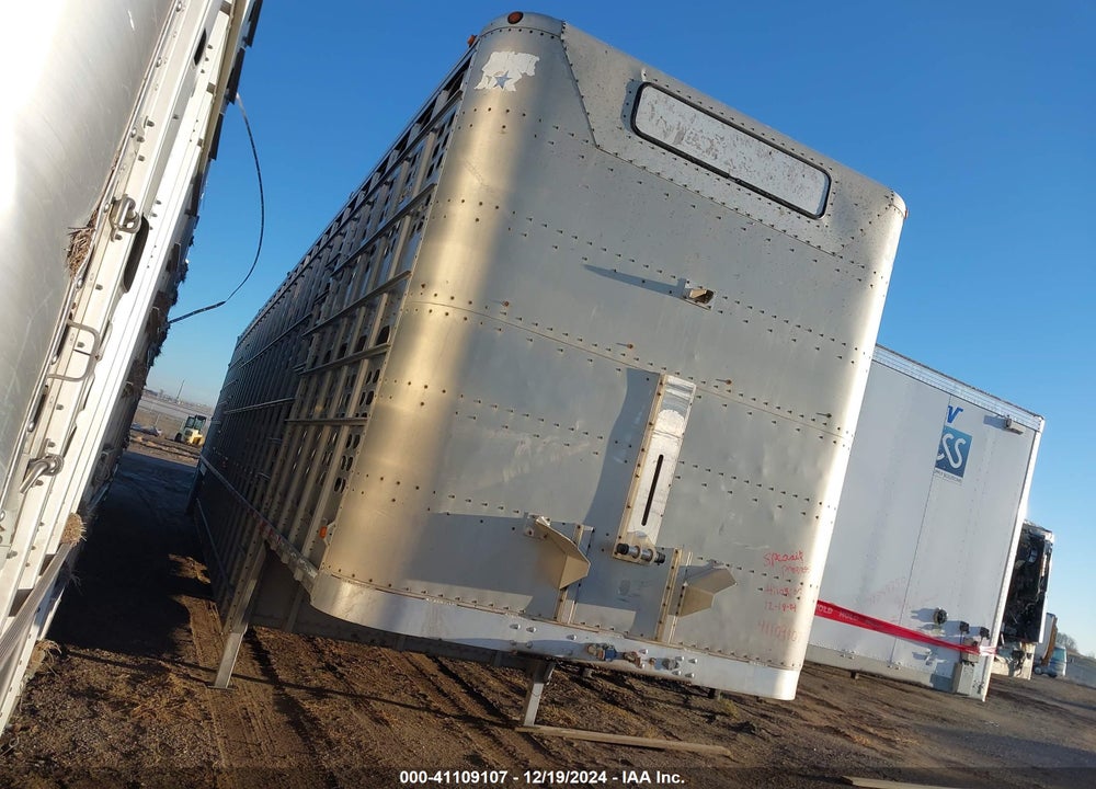 2004 WILSON TRAILER CO LIVESTOCK SEMI TRAILER VIN: 1W1UCS2K84D527288