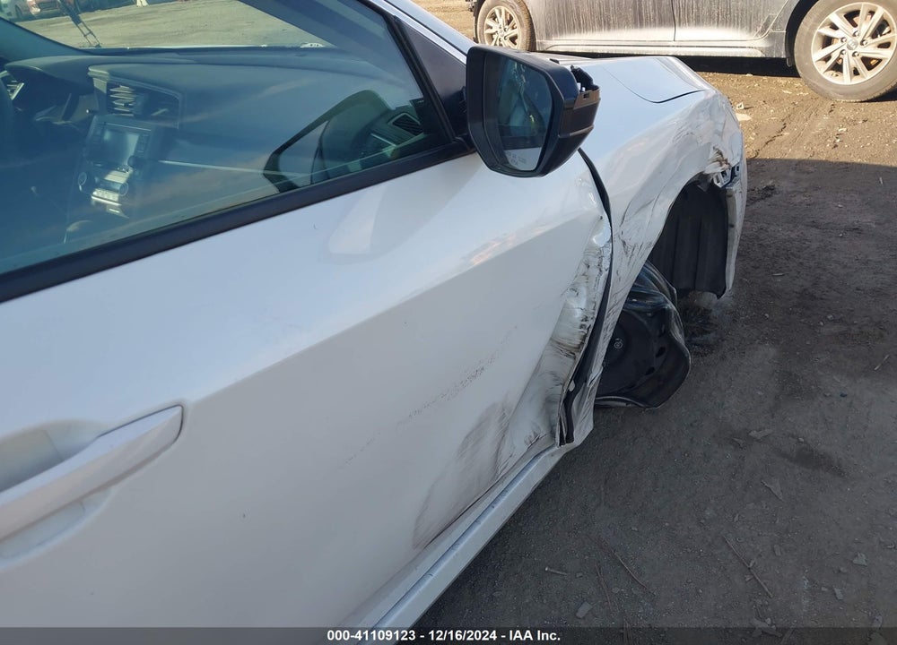 2020 HONDA CIVIC LX VIN: 2HGFC2F6XLH531619