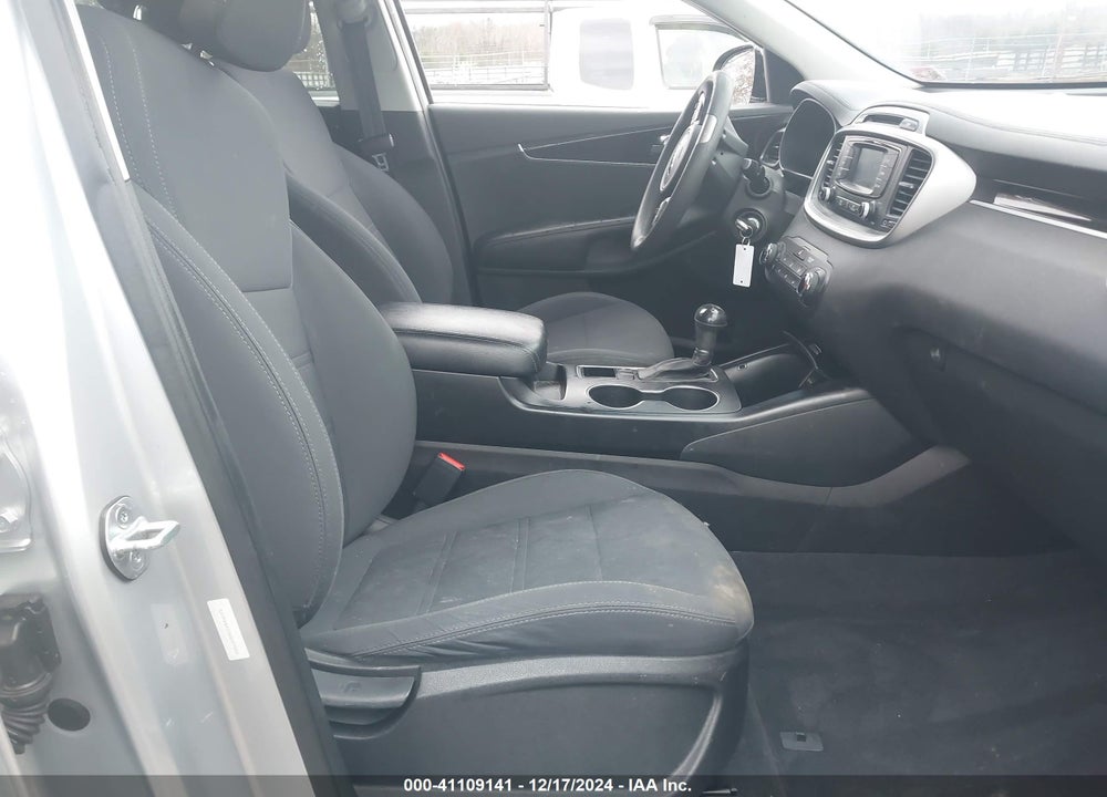 2016 KIA SORENTO 2.4L LX VIN: 5XYPG4A33GG097855