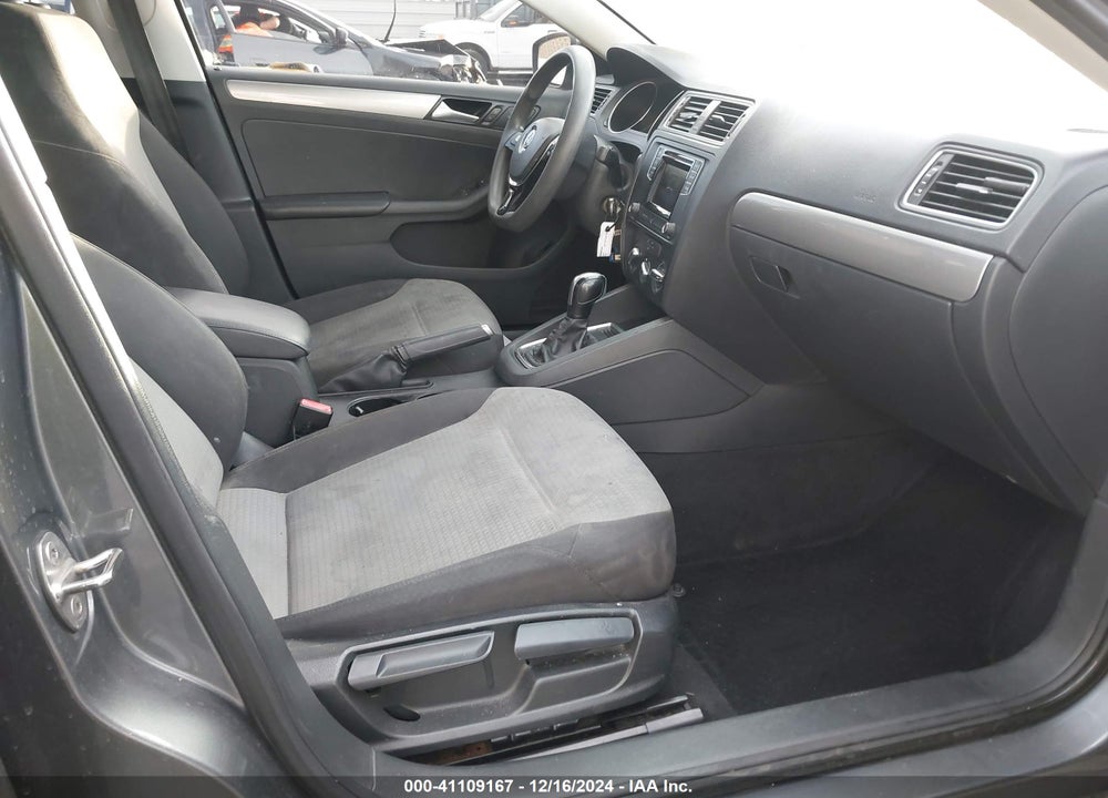 2017 VOLKSWAGEN JETTA VIN: 3VW2B7AJ0HM412136