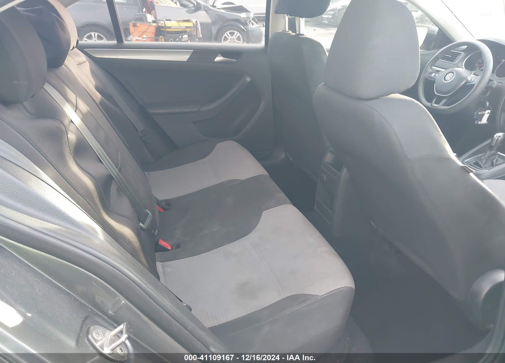 2017 VOLKSWAGEN JETTA VIN: 3VW2B7AJ0HM412136