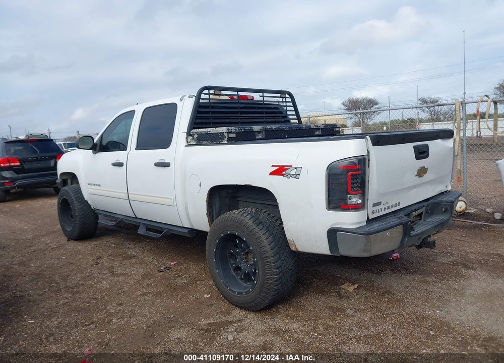 2011 CHEVROLET SILVERADO 1500 LT VIN: 3GCPKSE38BG286458
