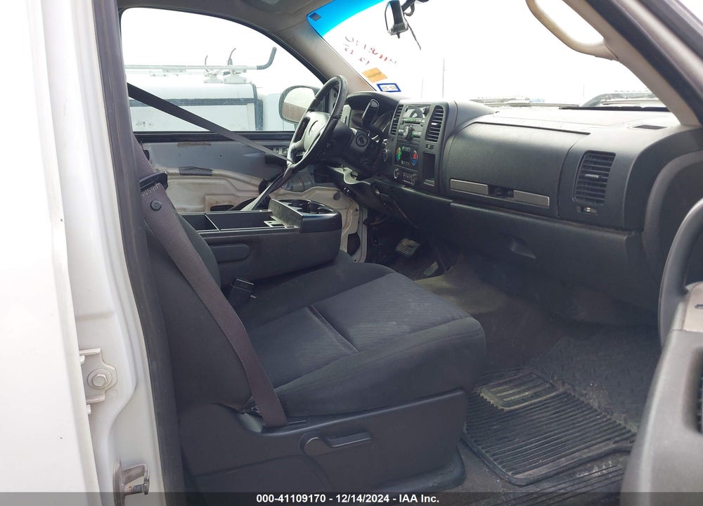 2011 CHEVROLET SILVERADO 1500 LT VIN: 3GCPKSE38BG286458