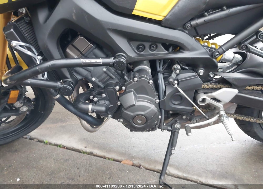 2015 YAMAHA FZ09 C VIN: JYARN33Y6FA001650